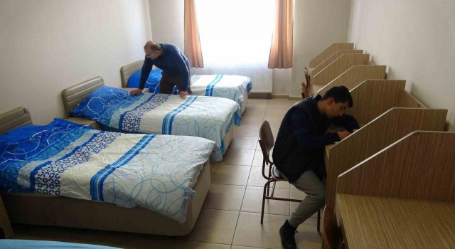 Elazığda depremzedeler KYK yurtlarında misafir ediliyor