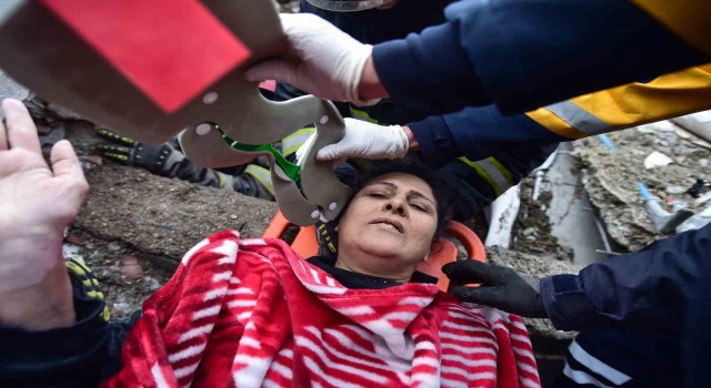 Elbistanda bir kişi daha enkaz altından kurtarıldı