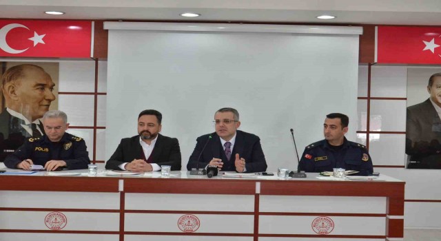 Elbistanda muhtarlar toplantısı