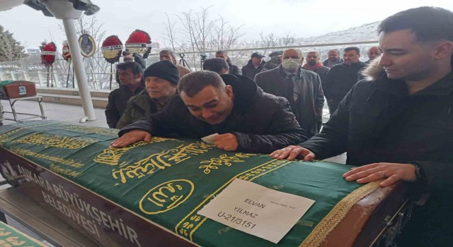 Elvan Dalton ismiyle tanınan ünlü şarkıcı Elvan Yılmaz son yolcuğuna uğurlandı