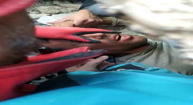 Enkaz altından çıkarılan vatandaş Bakara Suresiyle hayata tutundu