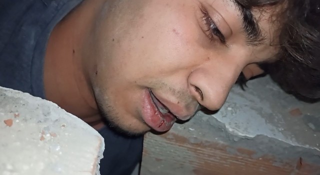 Enkazın altında Son videom diye çekti, enkazdan sağ çıktı