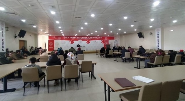 Ercişe gelen depremzedeler için psiko-sosyal destek veriliyor
