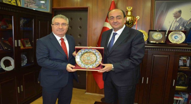 ERDEMİR Genel Müdürü Niyazi Aşkın Peker, Demirtaşı ziyaret etti