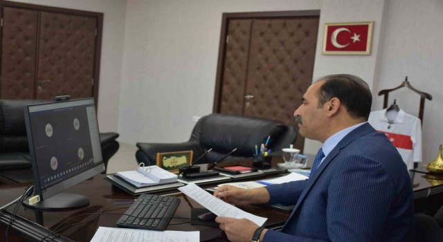 Erzincanda okul yöneticileriyle çevrimiçi değerlendirme toplantısı yapıldı