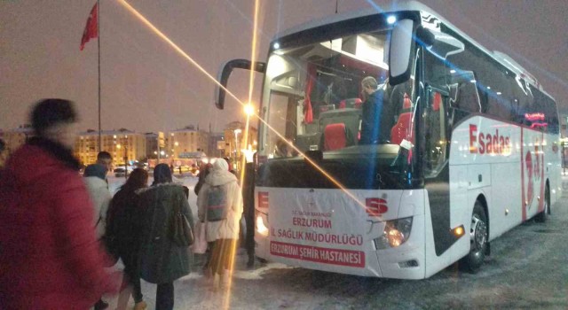 Erzurum Şehir Hastanesinde görevli 14 doktor, 26 hemşire ve sağlık çalışanı deprem bölgesine gönderildi