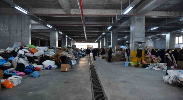 Esenyurttan deprem bölgesine yardım yağdı