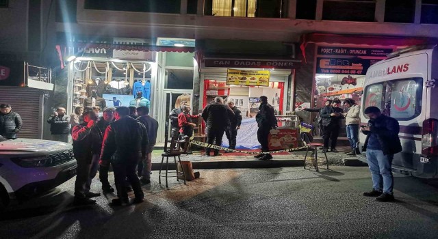 Eski kız arkadaşı ve bir kişiyi yaraladı, ardından kendini vurdu