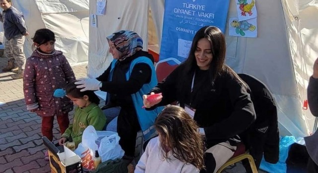 Eskişehir İl Müftülüğü din görevlilerinin çadır kentlerdeki destek çalışmaları sürüyor