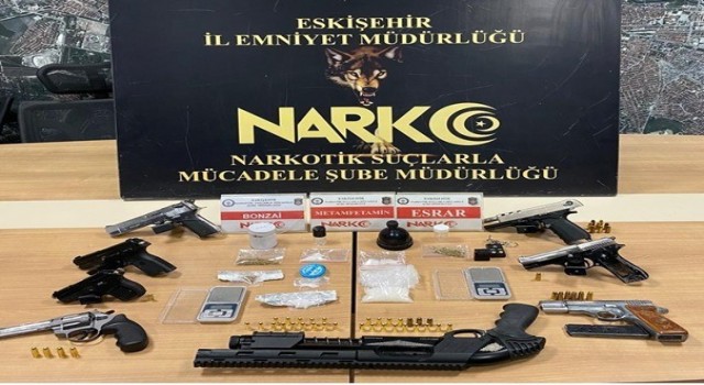Eskişehirde 4 torbacı yakalandı