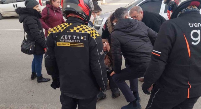 Eskişehirde otomobilin çarptığı kadın yaralandı