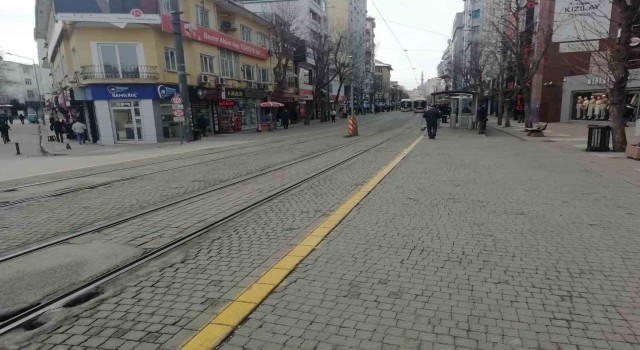 Eskişehirin beyaz örtüsü kayboldu