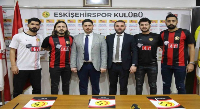 Eskişehirsporda 6 imza birden
