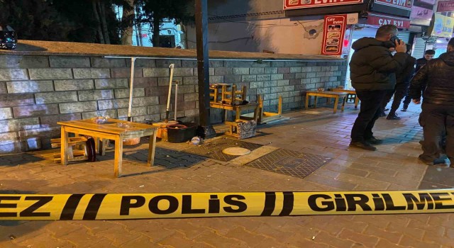 Eyüpsultanda silahlı çatışma: 1i bebek 2si ağır 4 kişi yaralandı