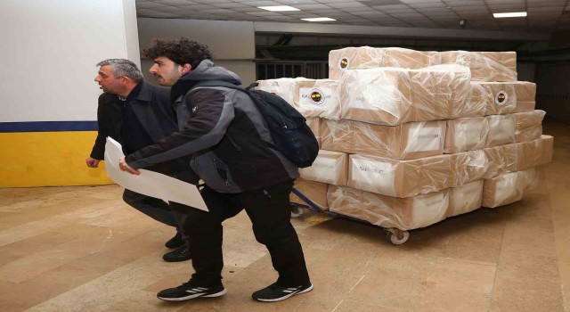 Fenerbahçenin yardım tırları afet bölgelerine ulaşmaya devam ediyor