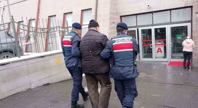 Firari FETÖ şüphelisi jandarma ekiplerince yakalandı