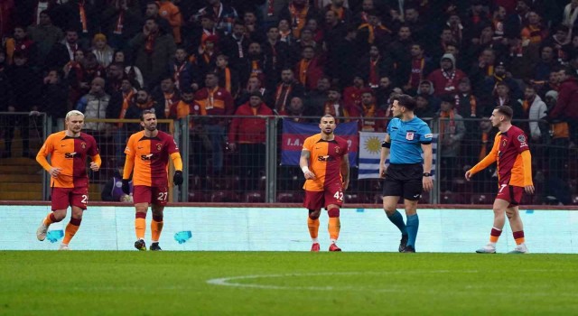 Galatasarayda sınırdaki kart görmedi