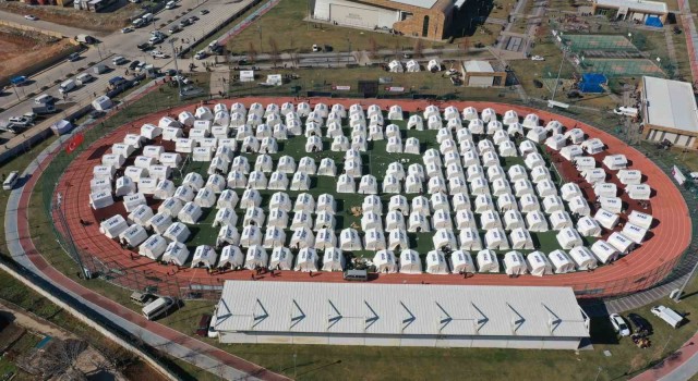 Gaziantepte 80 bin vatandaşın geçici barınması için 11 noktada 17 bin 27 çadır kuruldu