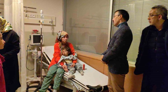 Gaziantepte enkazdan kurtarılan anne ve 2 çocuğu Bursada tedavi altına alındı