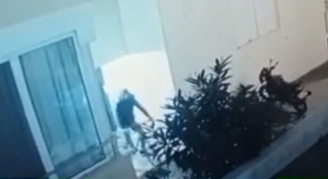 Gazipaşada apartmana giren hırsızlar bisiklet çaldı