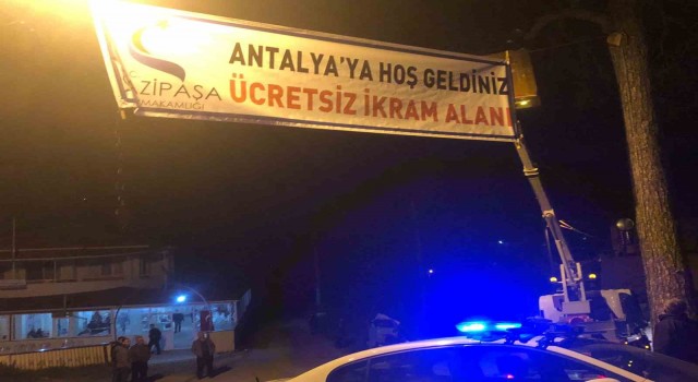 Gazipaşada köy konağı afetzedelerin hizmetinde