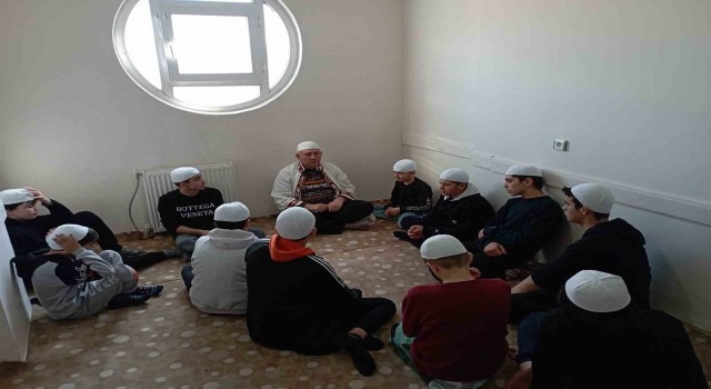 Gedizde gençlere değer kamp programı sona erdi