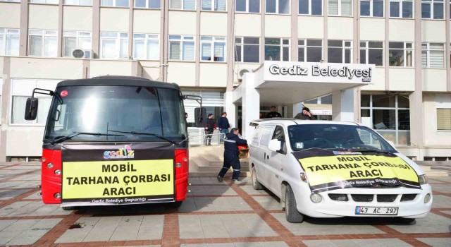 Gedizden yardım tırları ve mobil tarhana aracı yola çıktı