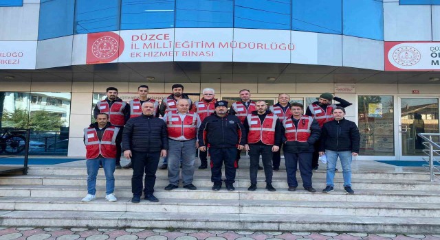 Gönüllü öğretmenler deprem bölgesine gitti