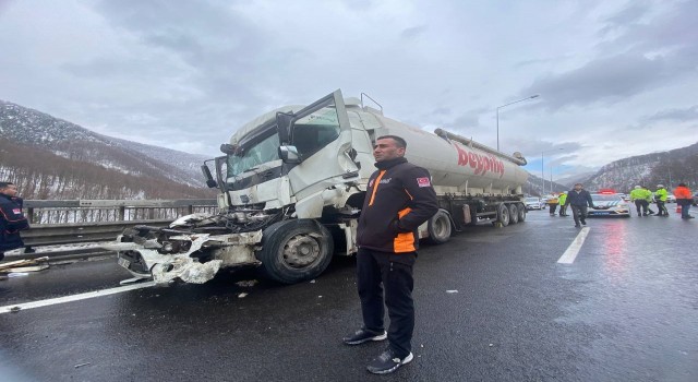 Görenler şaşkına döndü, kamyonun kabini bir buçuk metre geriye kaydı