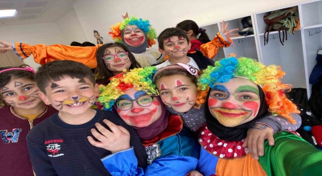 Gümüşhanede Gençlik Merkezinin gönüllü gençleri depremzede çocukları unutmadı