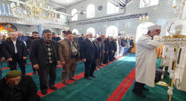 Gümüşhanedeki tüm camilerde gıyabi cenaze namazı kılındı