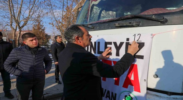 Gürpınar depremzedeler için seferber olmaya devam ediyor