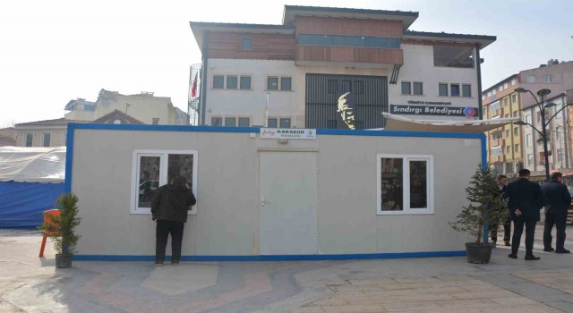 Hatay için üretilen örnek konteyner Sındırgıya getirildi