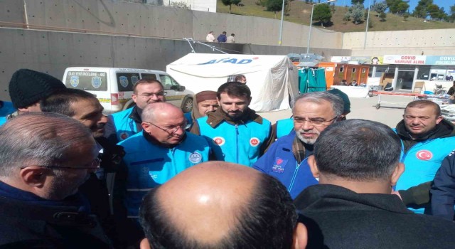 Hatay Kırıkhanda bazı camilerde ezanlar ambulanstan okunuyor