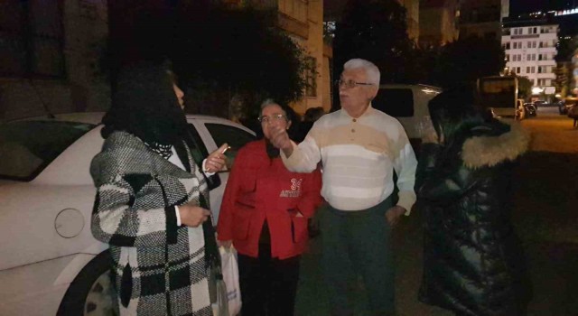 Hatay merkezli iki deprem Alanyayı da sokağa döktü