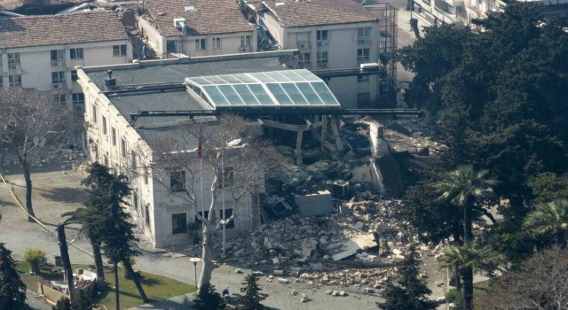 Hatay Valiliğinin tarihi binası depremde yıkıldı