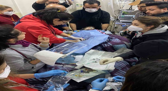 Hatayda 10 yaşındaki Osman depremin 260ıncı saatinde enkazdan sağ olarak kurtarıldı