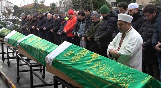 Hatayda depremde ölen aynı aileden 5 kişi Yalovada toprağa verildi