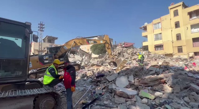 Hatayda enkaz kaldırma çalışmaları devam ediyor