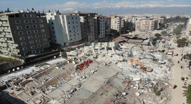Hatayda enkaz kaldırma çalışmaları havadan görüntülendi