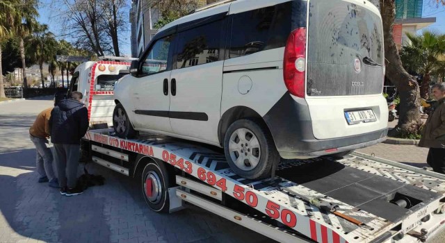Hataydan Muğlaya giden depremzede kaza yaptı