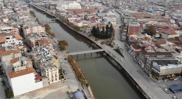 Hatayın depremden önce ve sonra çekilen görüntüleri afetin boyutunu gözler önüne serdi