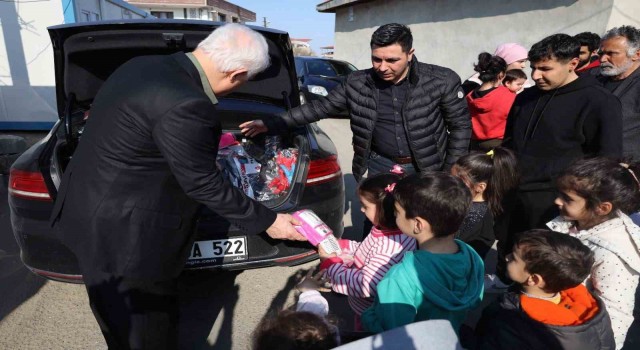 Hatipoğlundan depremzedelere moral ziyareti