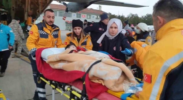 Hava Kuvvetleri yaralı vatandaşların Ankaraya tahliyesini sürdürüyor