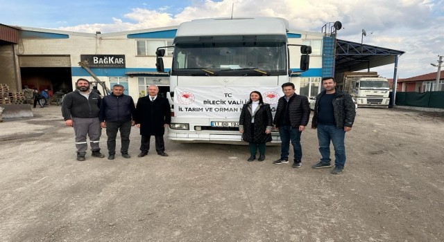 Hayvan yemi dolu 3üncü tır da deprem bölgesine hareket etti