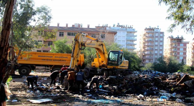 Hurdacıların çöp dağlarına belediye operasyonu