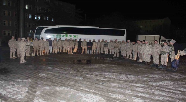 Iğdırdan 150 güvenlik korucusu ve 12 astsubay deprem bölgesine gitti
