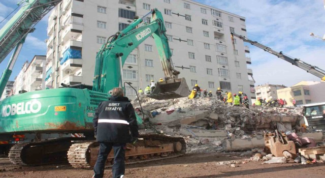 İhsami Apartmanından 27 yaralı, 19 cansız beden çıkartıldı
