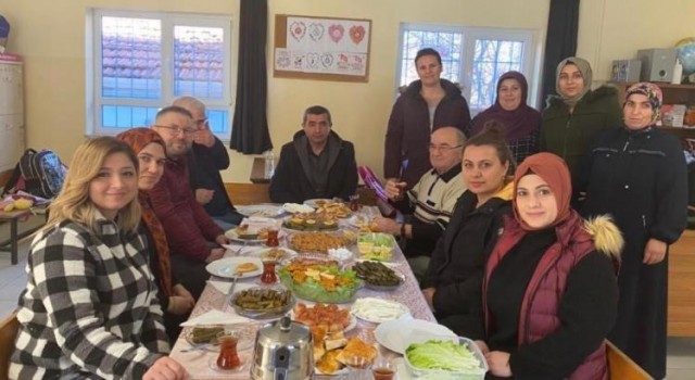 İlkokuluna “Kardeş Okul” projesi çerçevesinde destek sağlandı