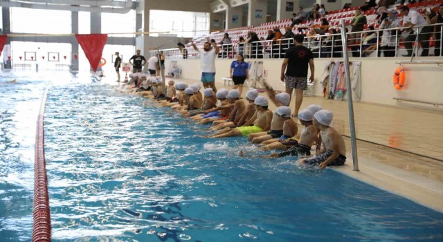 İpekyolunda yeni dönem yüzme kursu kayıtları başladı